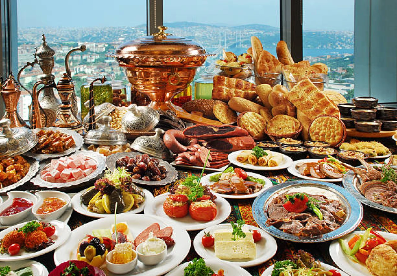 Gastro Turizm: Lezzet Peşinde Gezmek ve Yöresel Tatları Keşfetmek