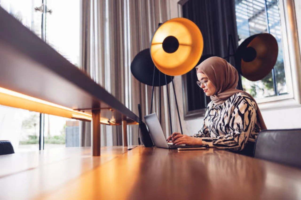 Din Eğitiminde Teknoloji Kullanımı: Online Dersler ve Sanal Buluşmalar