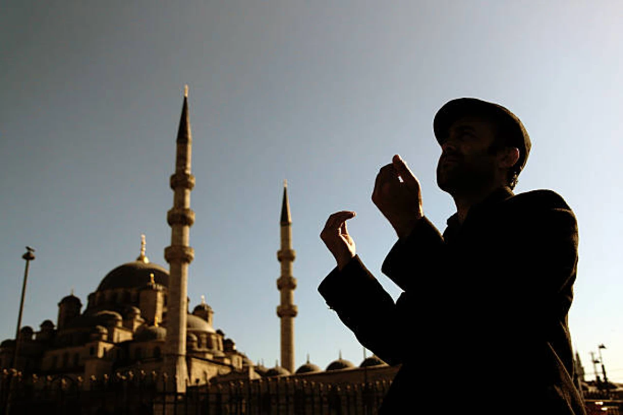 Alevi-Bektaşi Geleneğinde Müsahiplik: Kardeşlik ve Yol Arkadaşlığı