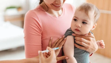 Bebek Sağlığı İçin Kritik: Aşı Takviminin Zamanlaması ve  Yan Etkileri