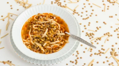 Erişteli Mercimek Çorbası: Besleyici ve Doyurucu Bir Kış Lezzeti