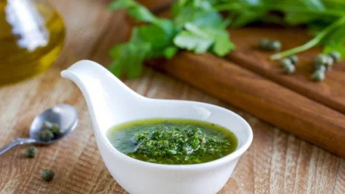Salsa Verde: Yeşil Biber ve Taze Otlarla Ferahlatıcı Sos Tarifi
